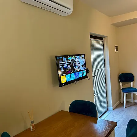 Shehu Apartment Zvernec